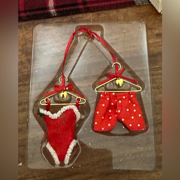 HALLMARK Keepsake Ornament - Holiday for Two “Retired” - Picture 2 of 4